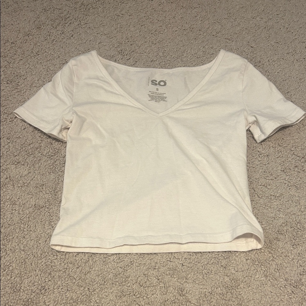 NWOT SO Women's White V-Neck Short Sleeve Tee